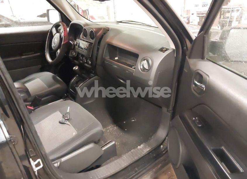 Photo 5 of 2011 Jeep Patriot SPORT (VIN 1J4NF1GB9BD105627)