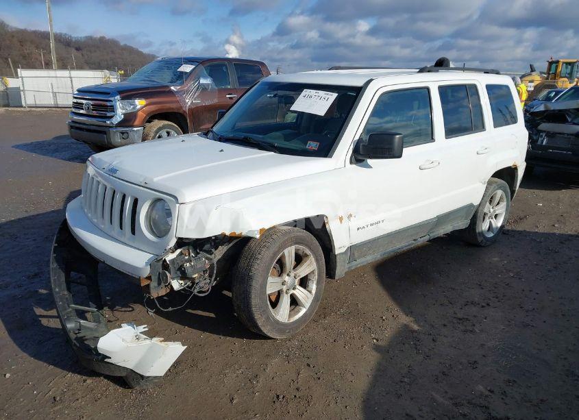 Photo 2 of 2011 Jeep Patriot SPORT (VIN 1J4NF1GB9BD177671)