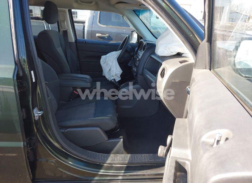 Photo 5 of 2010 Jeep Patriot SPORT (VIN 1J4NF1GBXAD638018)