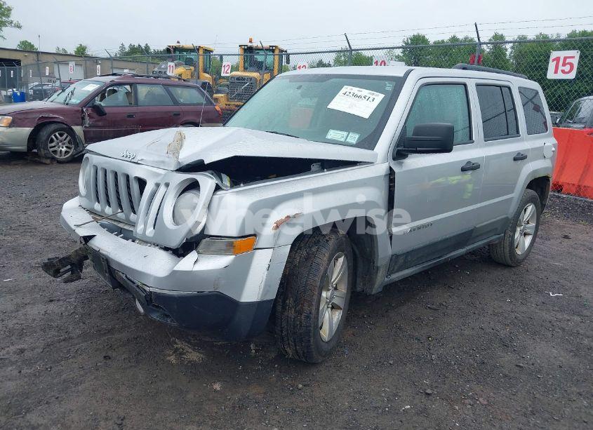 Photo 2 of 2011 Jeep Patriot SPORT (VIN 1J4NF1GBXBD129029)
