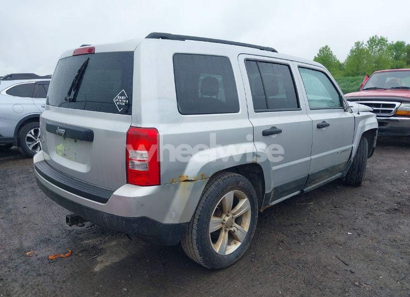 Photo 4 of 2011 Jeep Patriot SPORT (VIN 1J4NF1GBXBD129029)