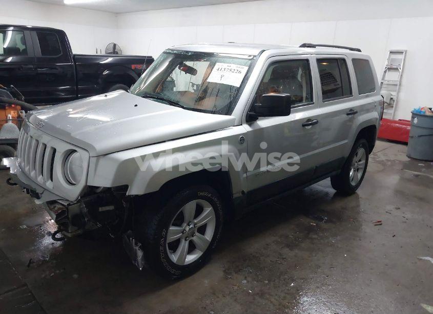 Photo 2 of 2011 Jeep Patriot SPORT (VIN 1J4NF1GBXBD148924)
