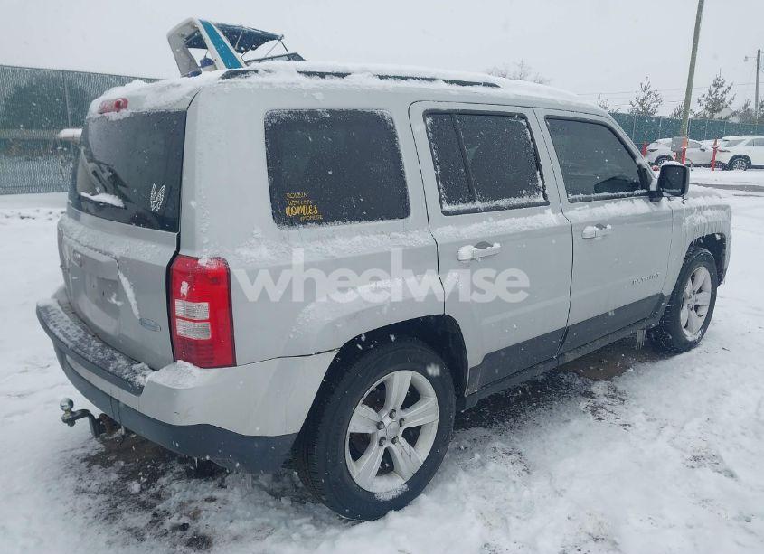 Photo 4 of 2011 Jeep Patriot SPORT (VIN 1J4NF1GBXBD177596)