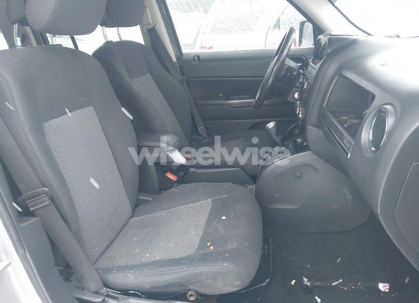 Photo 5 of 2011 Jeep Patriot SPORT (VIN 1J4NF1GBXBD177596)