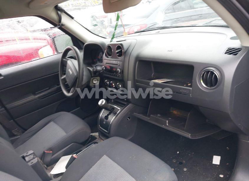 Photo 5 of 2010 Jeep Patriot SPORT (VIN 1J4NF2GB2AD507073)