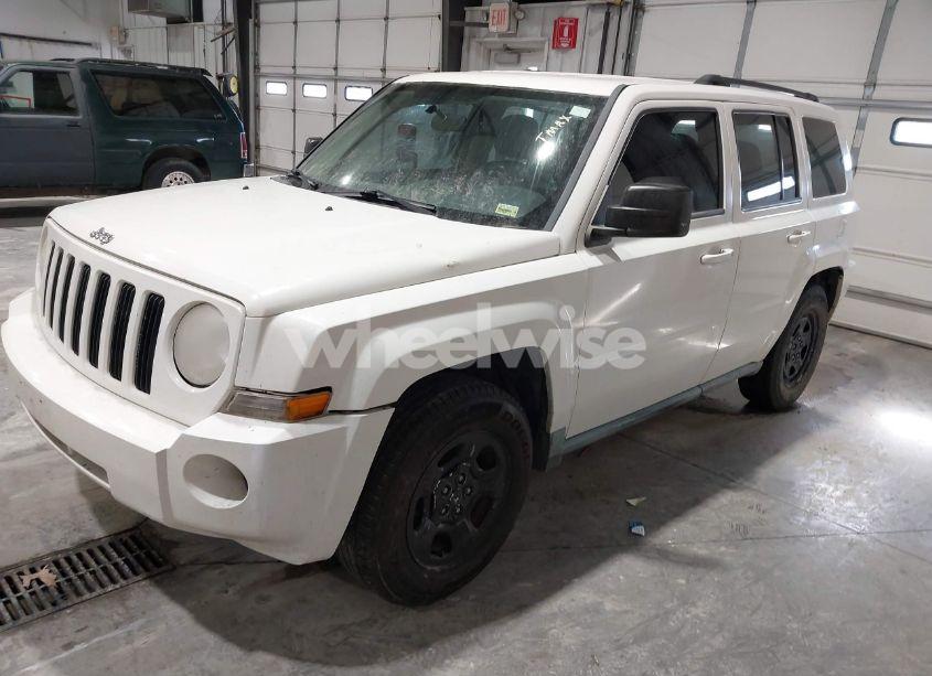 Photo 2 of 2010 Jeep Patriot SPORT (VIN 1J4NF2GB2AD560310)