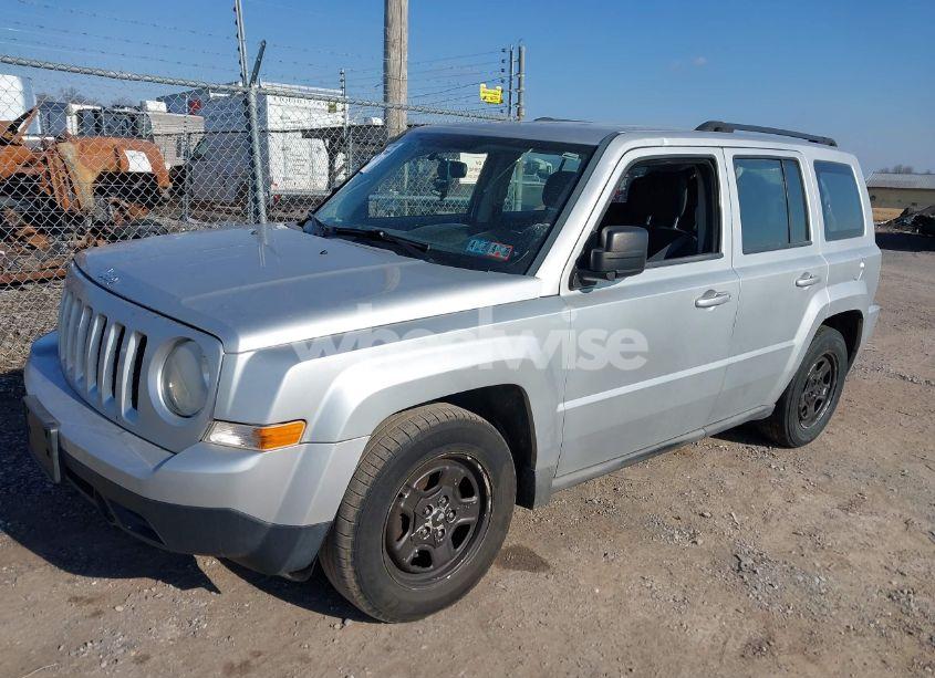 Photo 2 of 2010 Jeep Patriot SPORT (VIN 1J4NF2GB2AD672623)