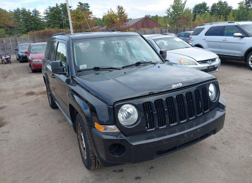 2010 Jeep Patriot SPORT (VIN 1J4NF2GB5AD611556) main photo