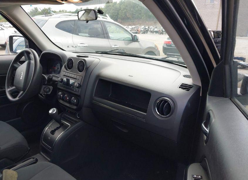 Photo 5 of 2010 Jeep Patriot SPORT (VIN 1J4NF2GB5AD611556)