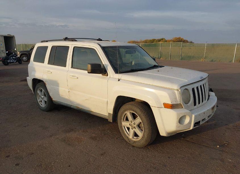 2010 Jeep Patriot SPORT (VIN 1J4NF2GB8AD554740) main photo