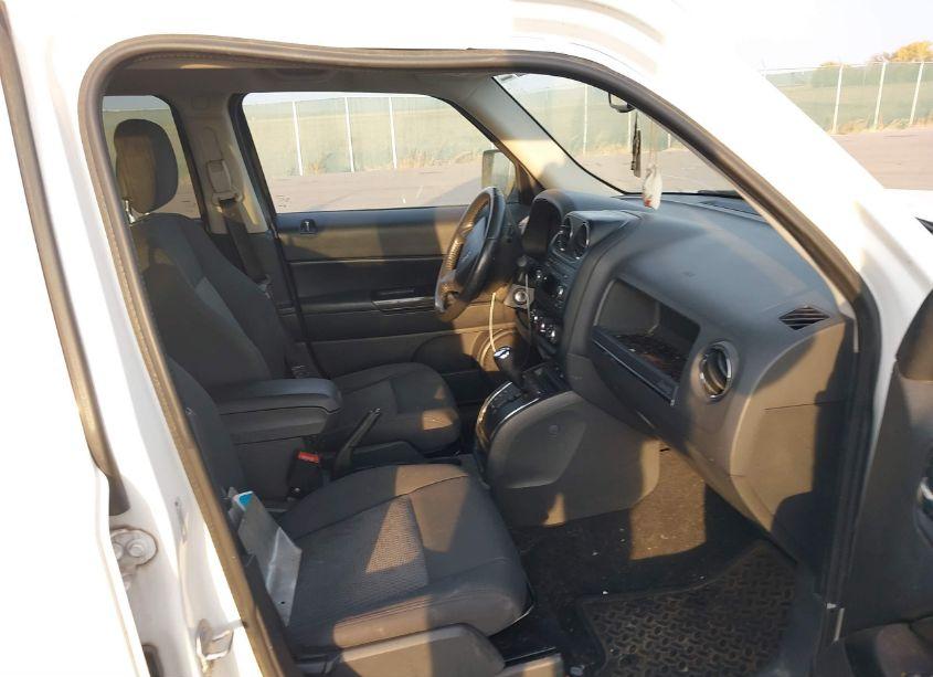 Photo 5 of 2010 Jeep Patriot SPORT (VIN 1J4NF2GB8AD554740)