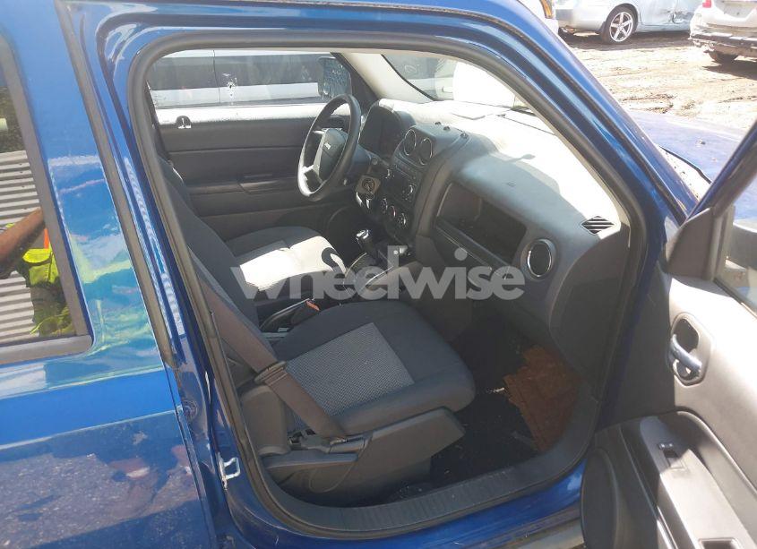 Photo 5 of 2010 Jeep Patriot SPORT (VIN 1J4NF2GB9AD503537)