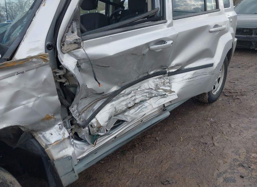 Photo 12 of 2010 Jeep Patriot SPORT (VIN 1J4NF2GB9AD537588)