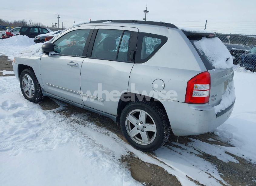 Photo 3 of 2010 Jeep Compass SPORT (VIN 1J4NF4FB5AD592939)