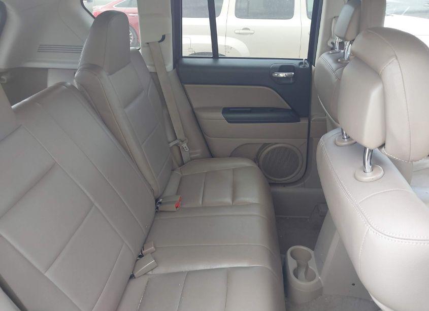 Photo 8 of 2010 Jeep Compass SPORT (VIN 1J4NF4FB8AD581238)