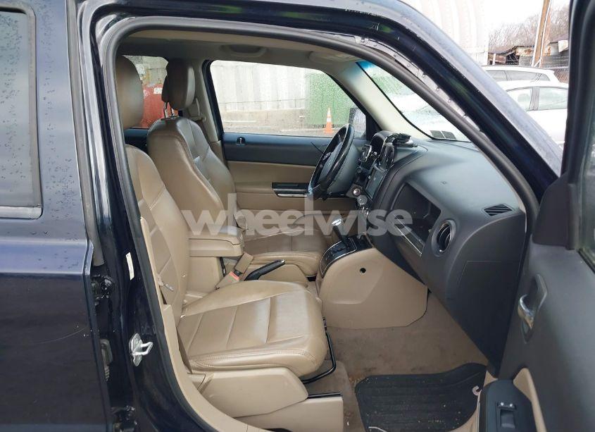 Photo 5 of 2010 Jeep Patriot LIMITED (VIN 1J4NF4GB0AD672289)