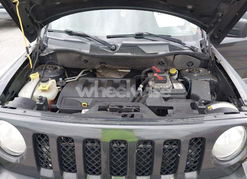 Photo 10 of 2011 Jeep Patriot LATITUDE X (VIN 1J4NF4GB2BD115286)