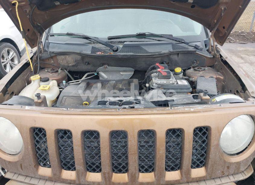 Photo 10 of 2011 Jeep Patriot LATITUDE X (VIN 1J4NF4GB2BD165119)