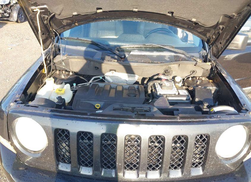 Photo 10 of 2011 Jeep Patriot LATITUDE X (VIN 1J4NF4GB2BD212956)