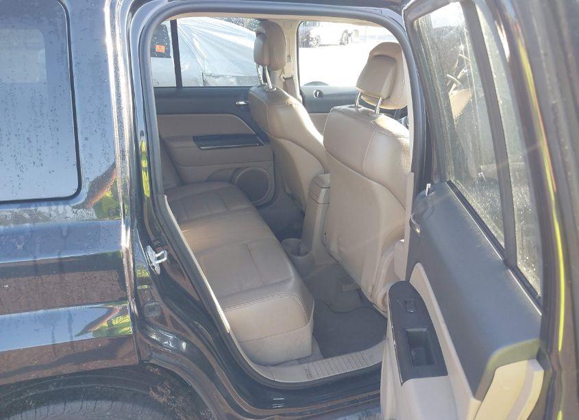 Photo 8 of 2011 Jeep Patriot LATITUDE X (VIN 1J4NF4GB2BD212956)