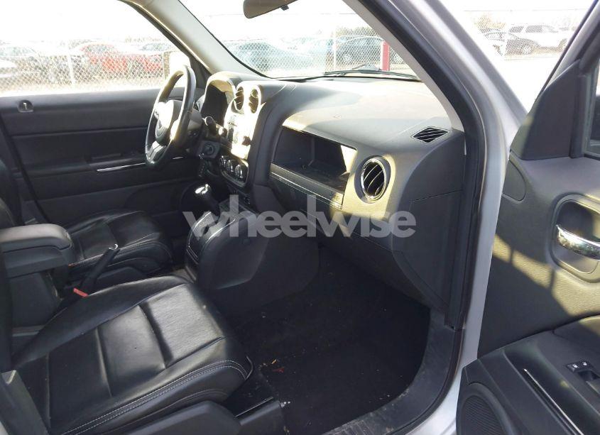 Photo 5 of 2011 Jeep Patriot LATITUDE X (VIN 1J4NF4GB3BD127639)