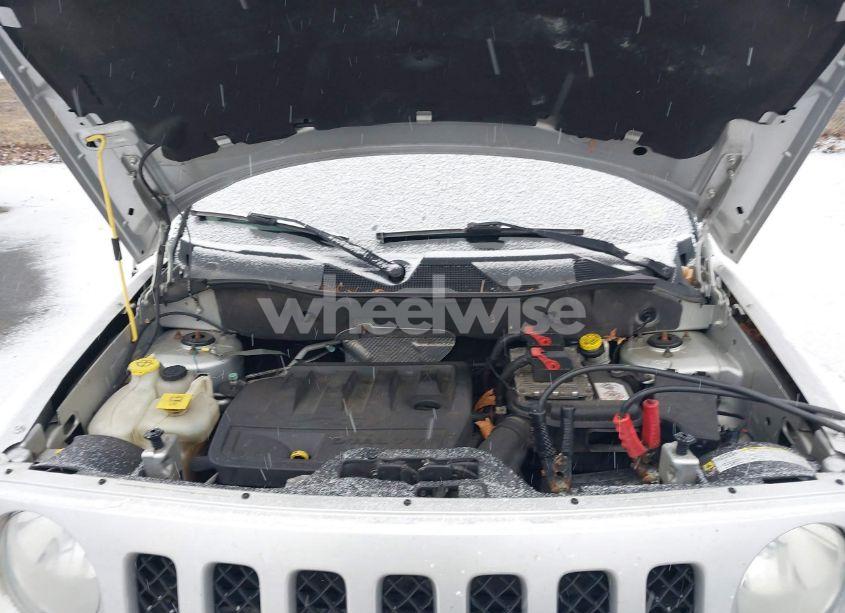 Photo 10 of 2011 Jeep Patriot LATITUDE X (VIN 1J4NF4GB4BD165266)