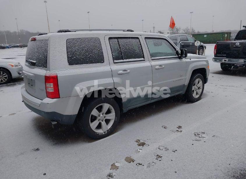 Photo 4 of 2011 Jeep Patriot LATITUDE X (VIN 1J4NF4GB4BD165266)