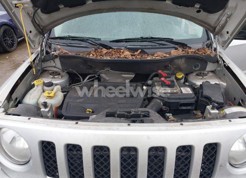 Photo 10 of 2011 Jeep Patriot LATITUDE X (VIN 1J4NF4GB6BD118935)