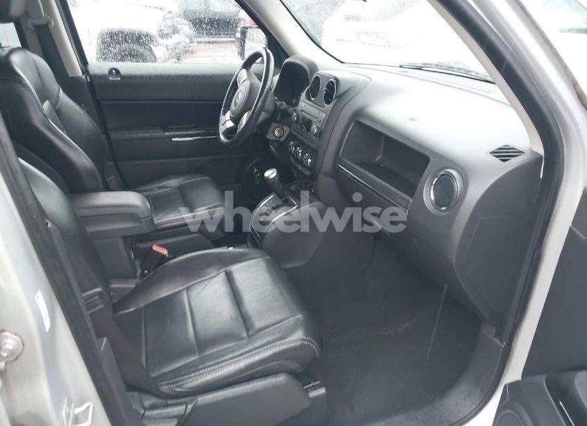 Photo 5 of 2011 Jeep Patriot LATITUDE X (VIN 1J4NF4GB6BD118935)