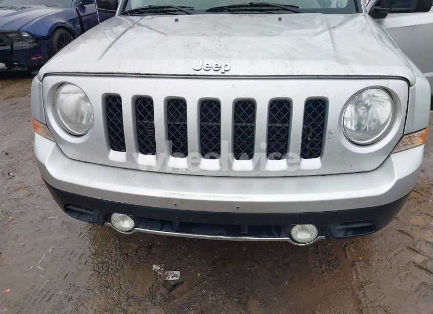 Photo 6 of 2011 Jeep Patriot LATITUDE X (VIN 1J4NF4GB6BD118935)