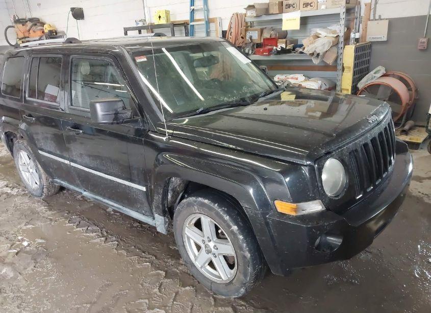2010 Jeep Patriot LIMITED (VIN 1J4NF4GB7AD510918) main photo