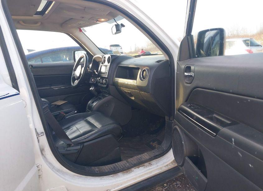 Photo 5 of 2011 Jeep Patriot LATITUDE X (VIN 1J4NF4GB7BD109130)