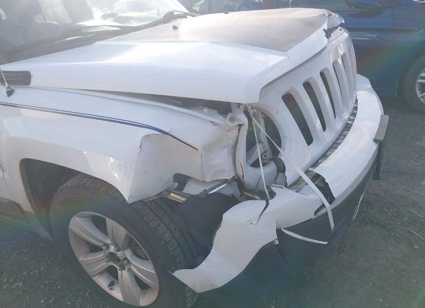 Photo 6 of 2011 Jeep Patriot LATITUDE X (VIN 1J4NF4GB7BD109130)