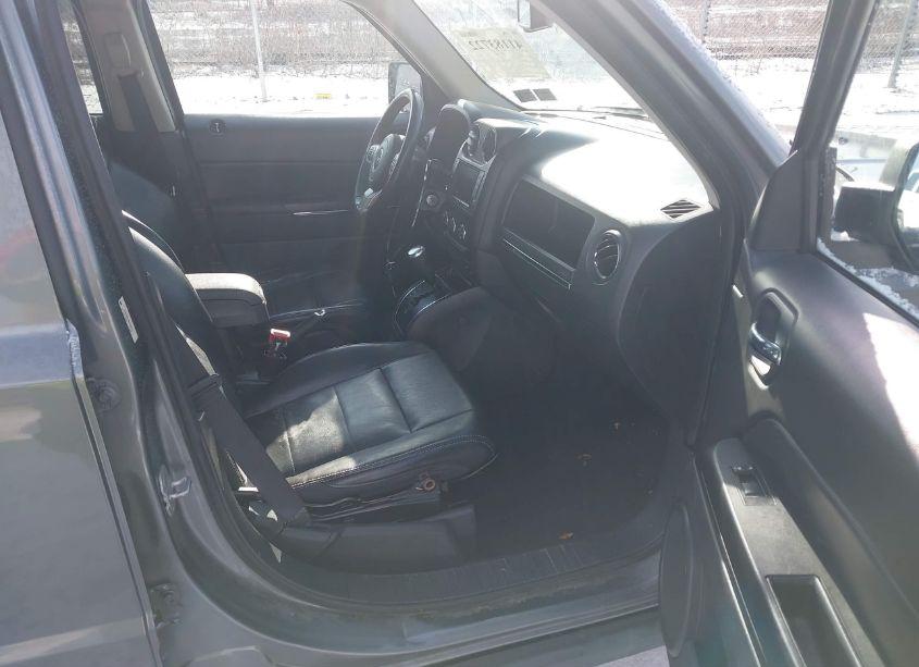 Photo 5 of 2011 Jeep Patriot (VIN 1J4NF4GB7BD229977)