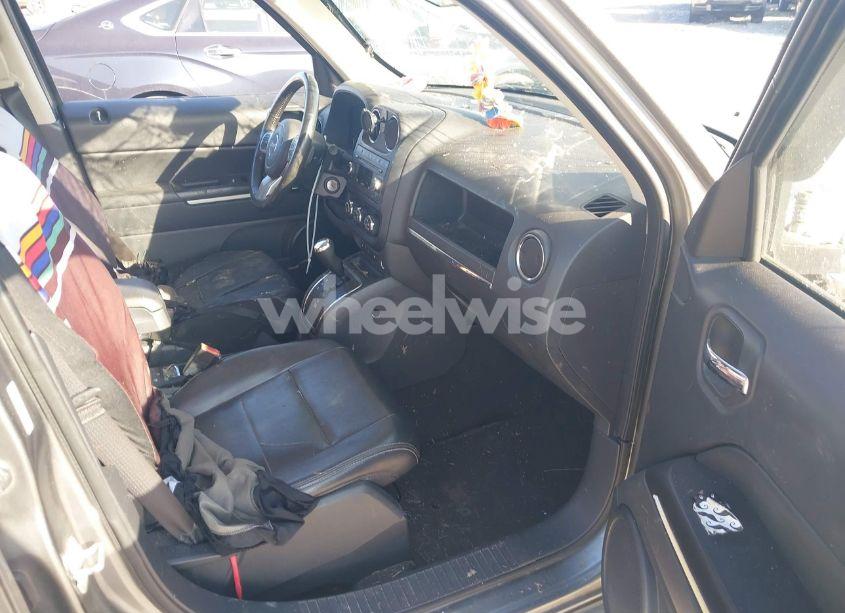 Photo 5 of 2011 Jeep Patriot LATITUDE X (VIN 1J4NF4GB7BD278886)