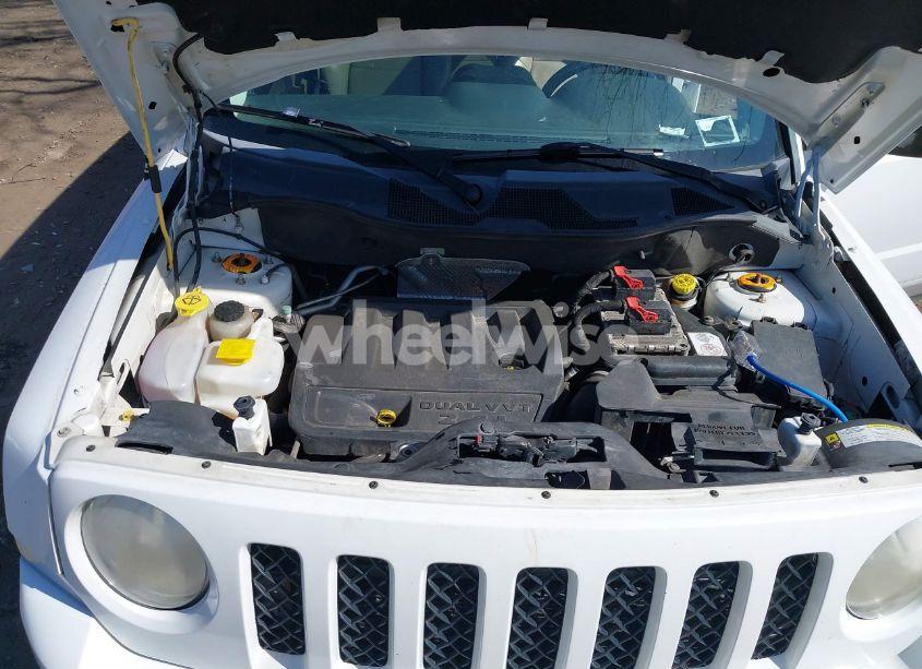 Photo 10 of 2011 Jeep Patriot LATITUDE X (VIN 1J4NF4GB8BD129225)