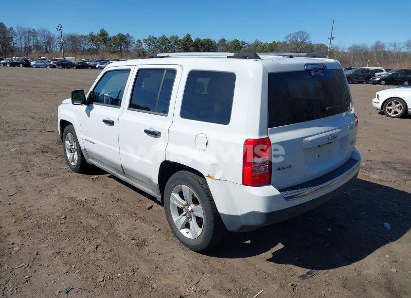 Photo 3 of 2011 Jeep Patriot LATITUDE X (VIN 1J4NF4GB8BD129225)