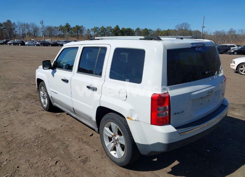Photo 6 of 2011 Jeep Patriot LATITUDE X (VIN 1J4NF4GB8BD129225)