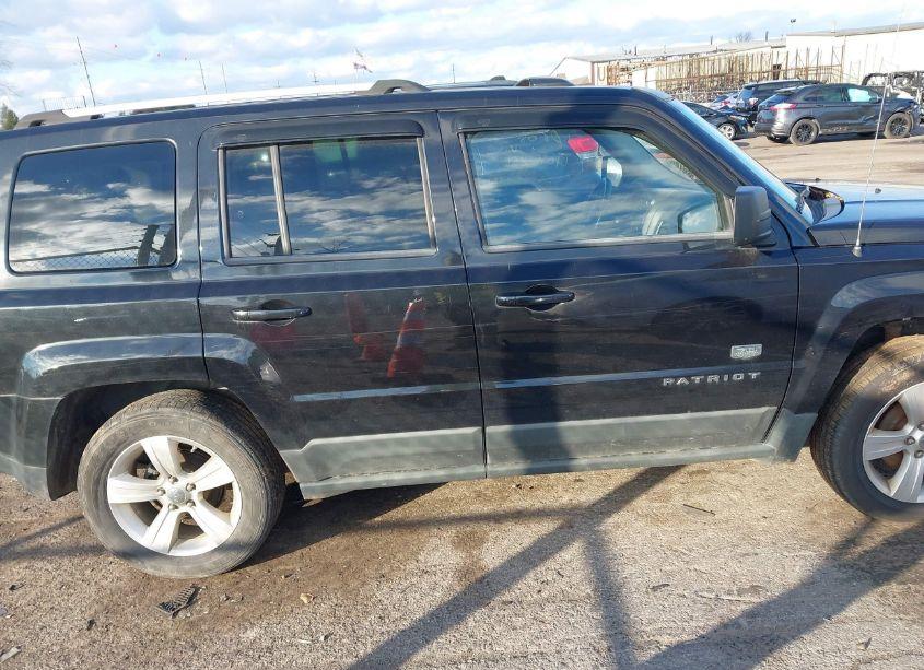 Photo 13 of 2011 Jeep Patriot LATITUDE X (VIN 1J4NF4GB8BD167005)