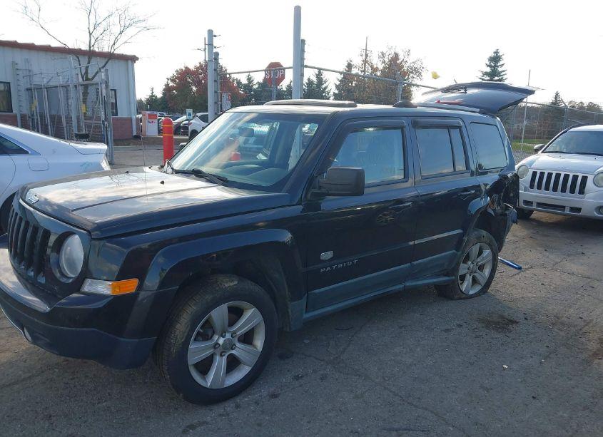 Photo 2 of 2011 Jeep Patriot LATITUDE X (VIN 1J4NF4GB8BD167005)