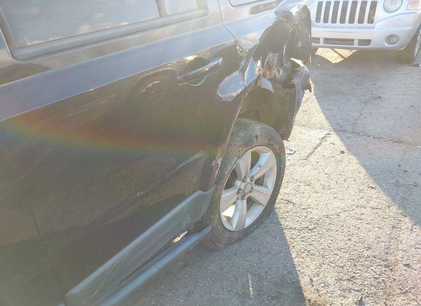 Photo 6 of 2011 Jeep Patriot LATITUDE X (VIN 1J4NF4GB8BD167005)