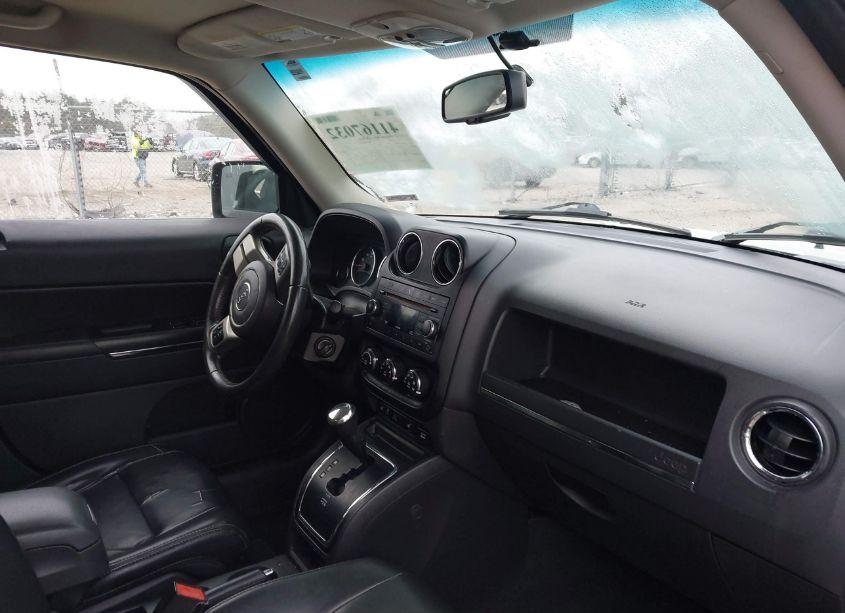 Photo 5 of 2011 Jeep Patriot LATITUDE X (VIN 1J4NF4GB9BD109243)
