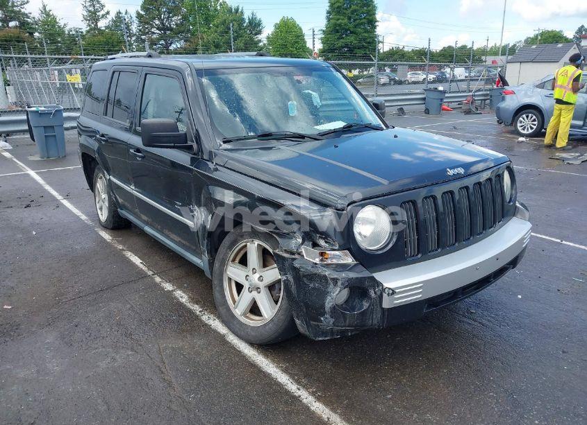 2010 Jeep Patriot LIMITED (VIN 1J4NF4GBXAD502439) main photo