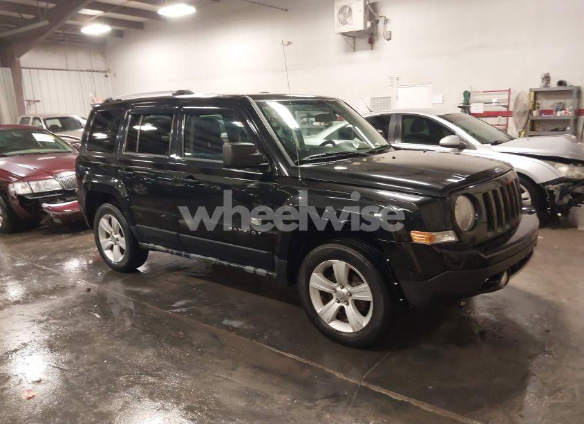 2011 Jeep Patriot LATITUDE X (VIN 1J4NF4GBXBD165272) main photo