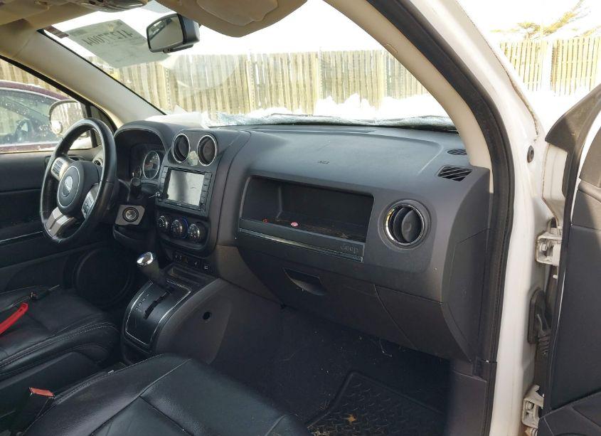 Photo 5 of 2011 Jeep Compass LIMITED (VIN 1J4NF5FB2BD164723)