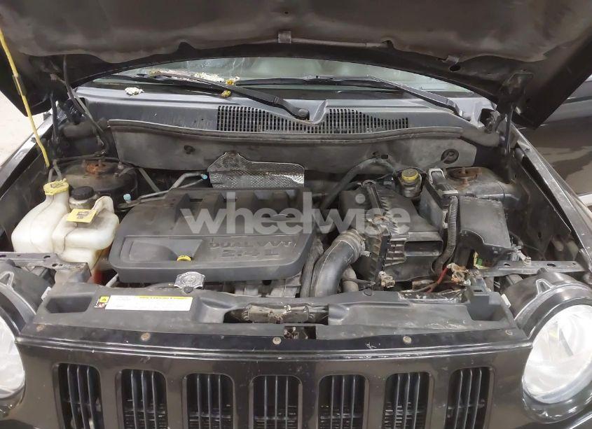 Photo 10 of 2010 Jeep Compass LIMITED (VIN 1J4NF5FB7AD595430)