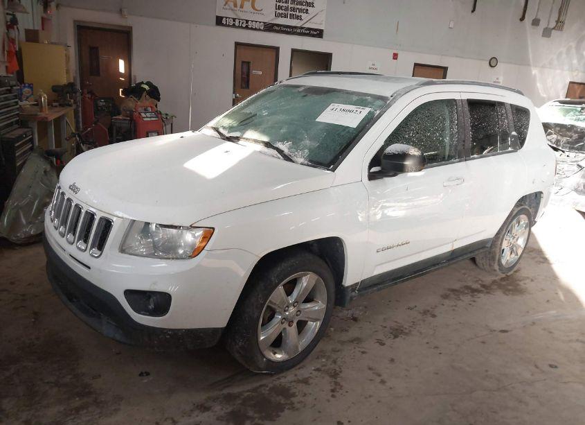 Photo 2 of 2011 Jeep Compass LIMITED (VIN 1J4NF5FB8BD154469)