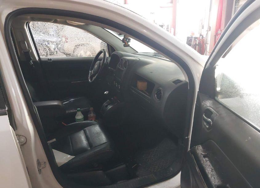 Photo 5 of 2011 Jeep Compass LIMITED (VIN 1J4NF5FB8BD154469)