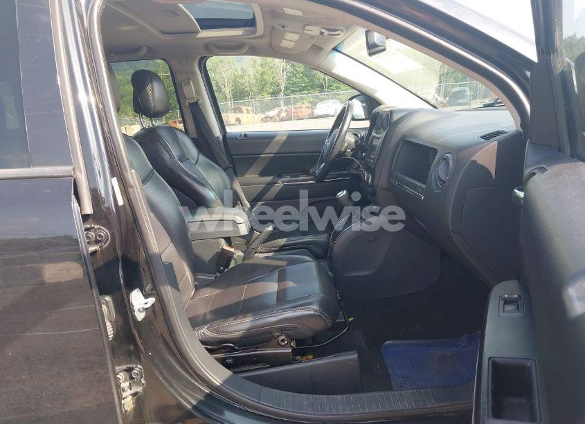 Photo 5 of 2011 Jeep Compass LIMITED (VIN 1J4NF5FBXBD225672)