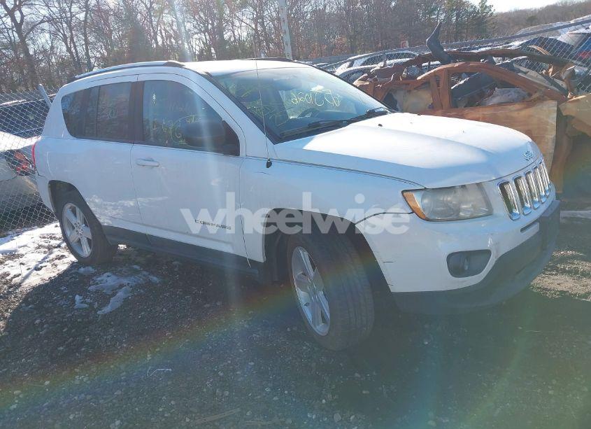 2011 Jeep Compass LIMITED (VIN 1J4NF5FBXBD247946) main photo